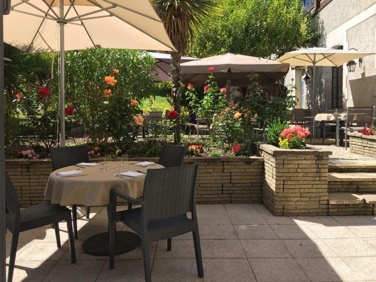 Hotel Restaurant La Boule D'Or Barbezieux-Saint-Hilaire Eksteriør billede
